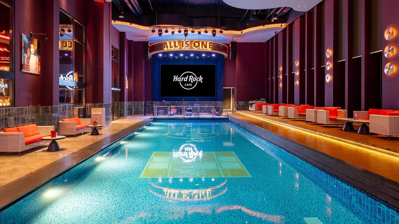 Global cafe opens branch with heated pool in Genting Highlands